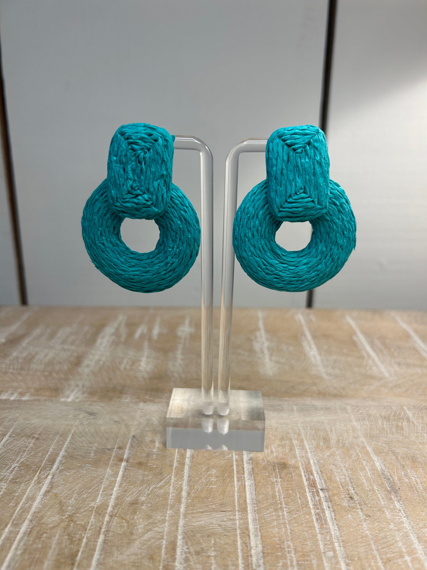 Raffia circle earrings