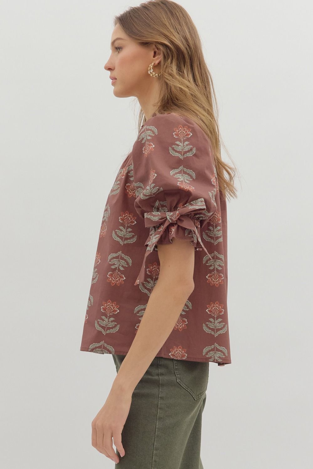 Floral print ruffle neck top