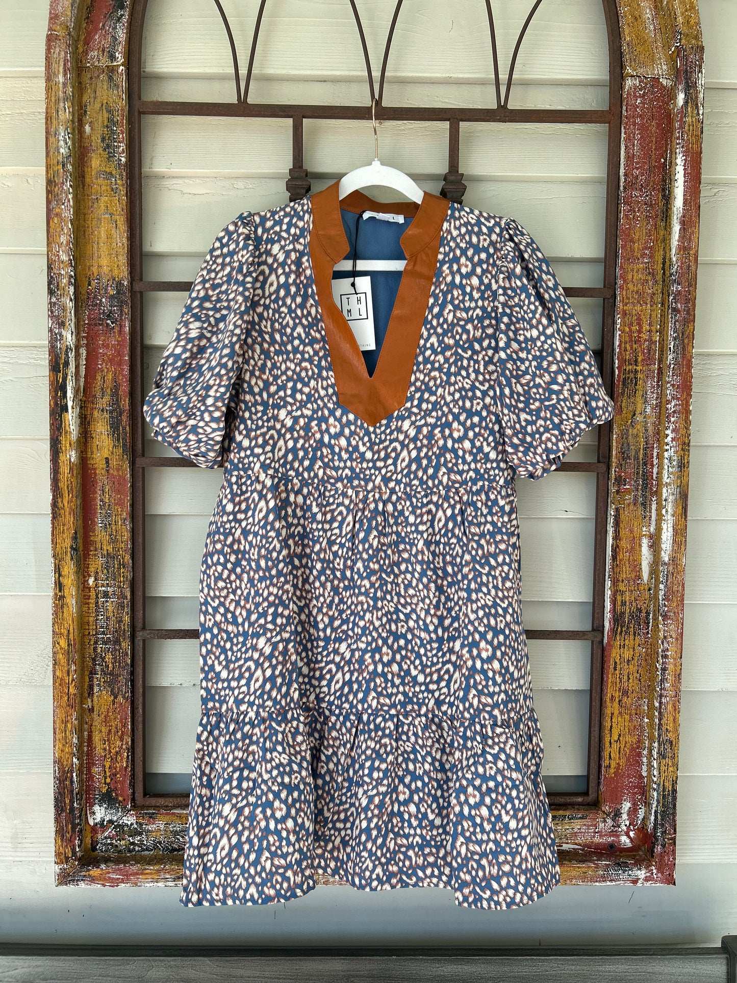 Puff sleeve leopard print dress