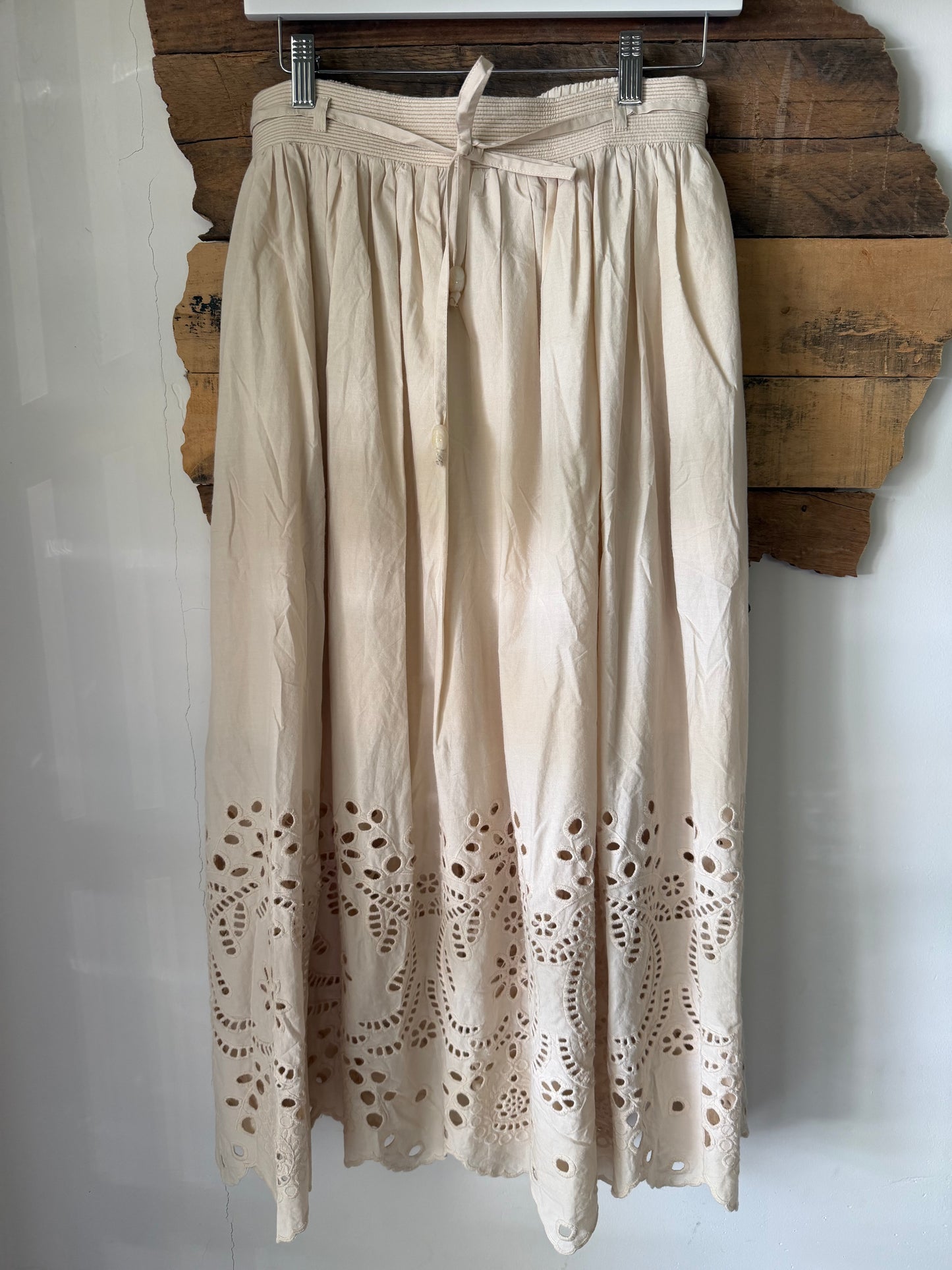 Embroidered long skirt