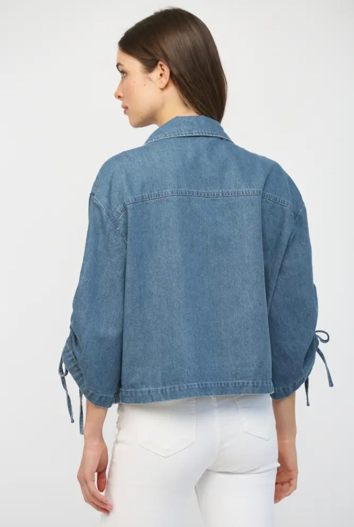 Flap Pockets Adjustable Tie Sleeve
Washed Denim Jacket