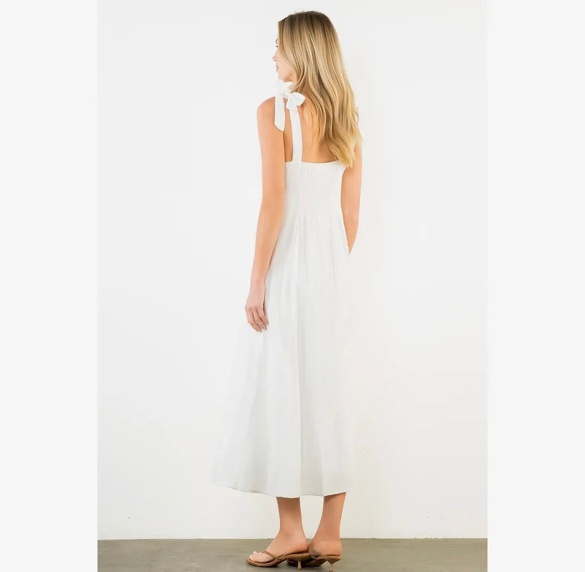 Tie Strap Square Neck Print
Midi Dress