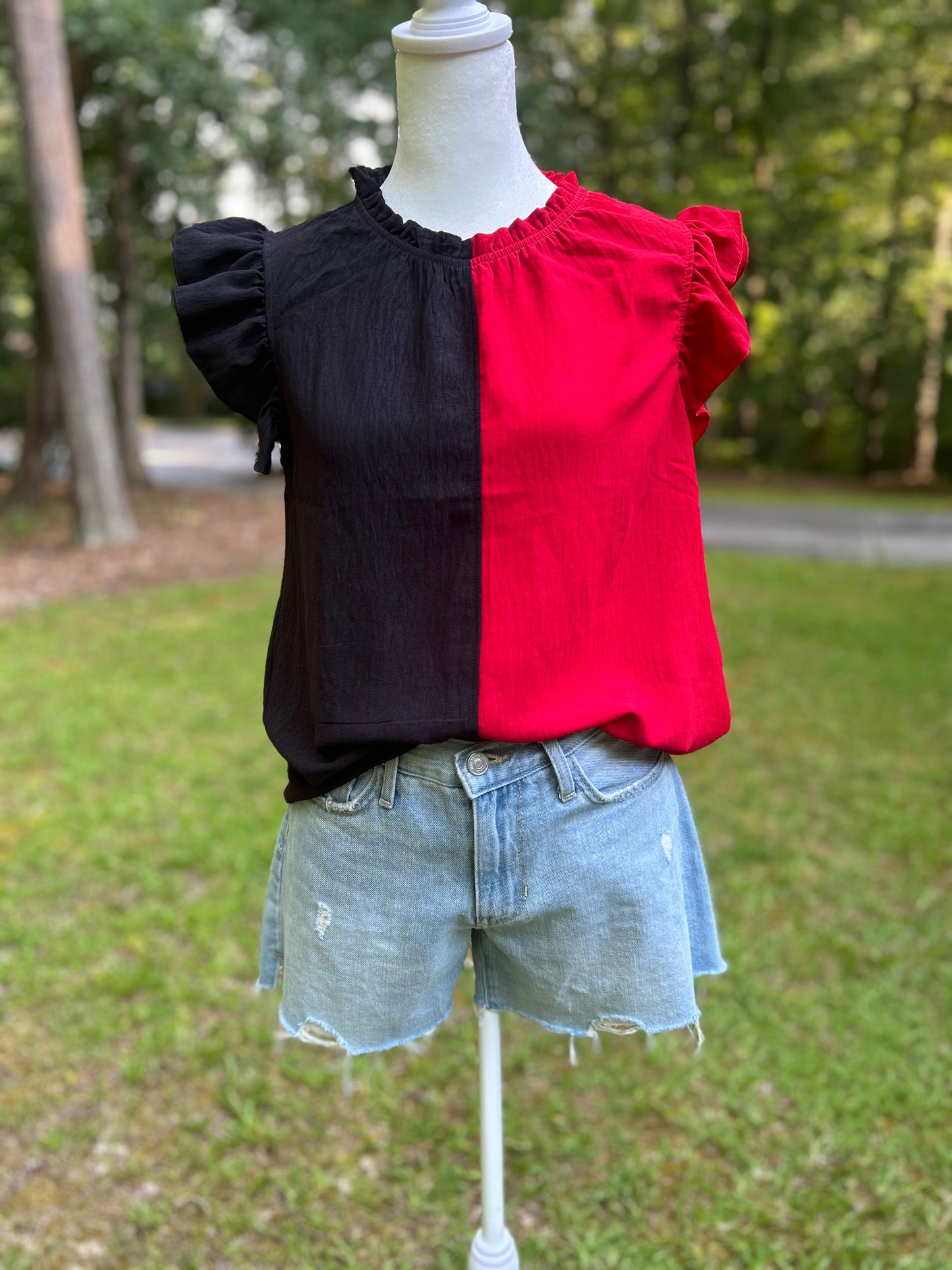 Colorblock top in red and black