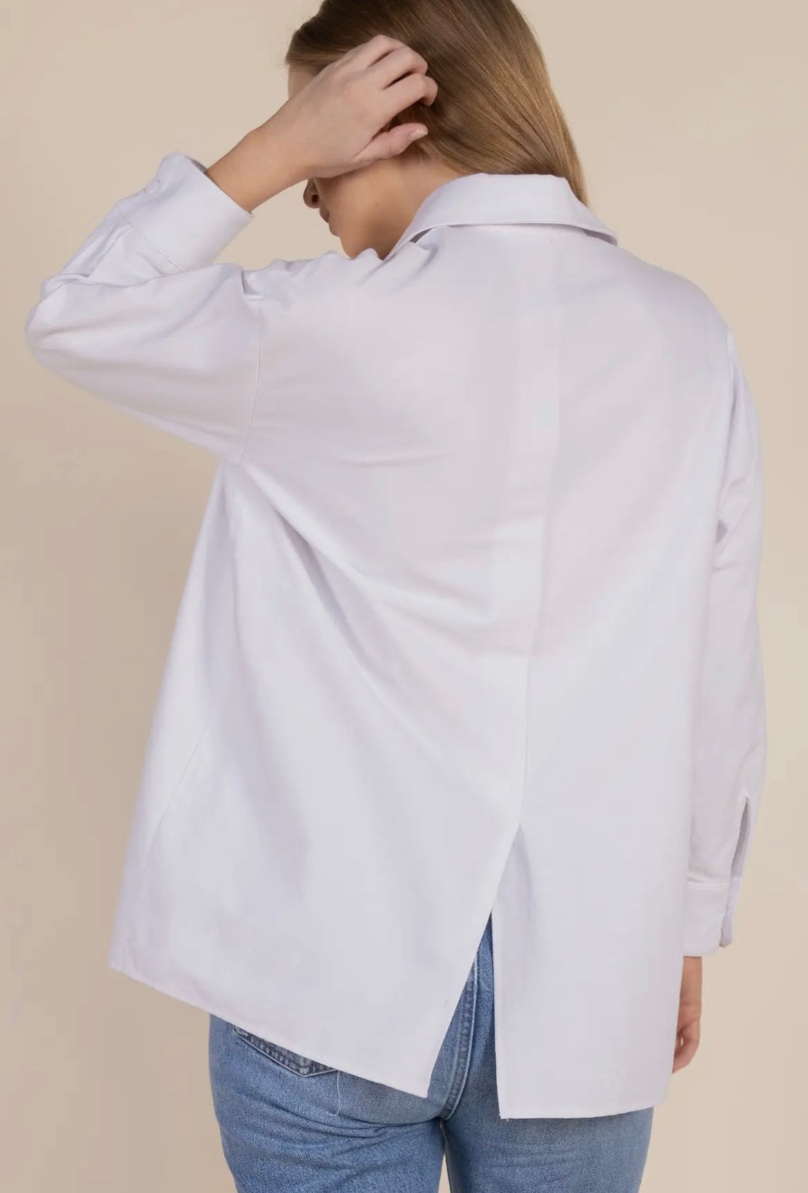 Poplin Back Slit Detail Button
Up Shirt