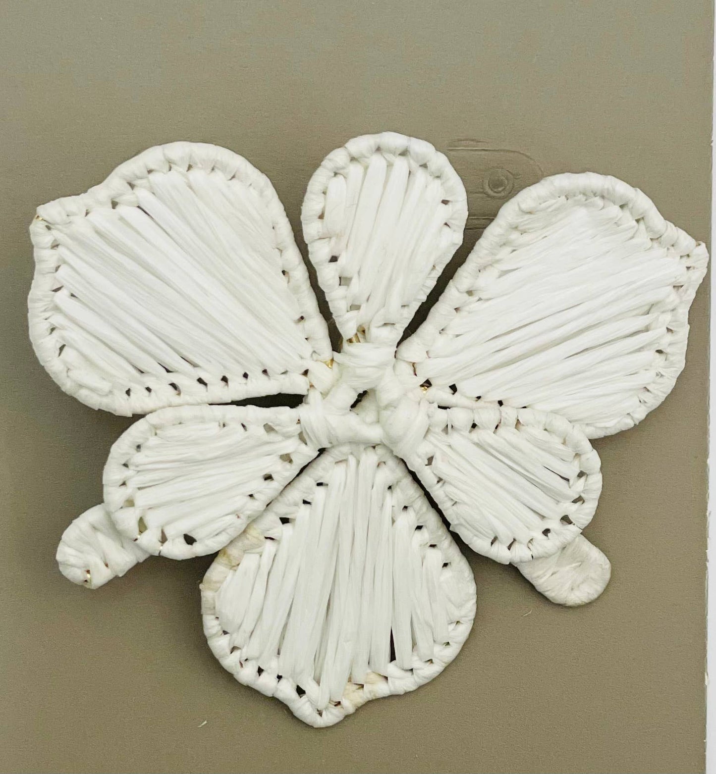 GOLDEN - Flora Stud (white)