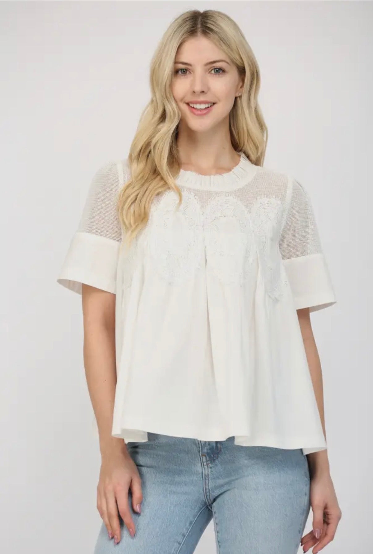 Mesh Combined Top with
Applique (Two Colors!)