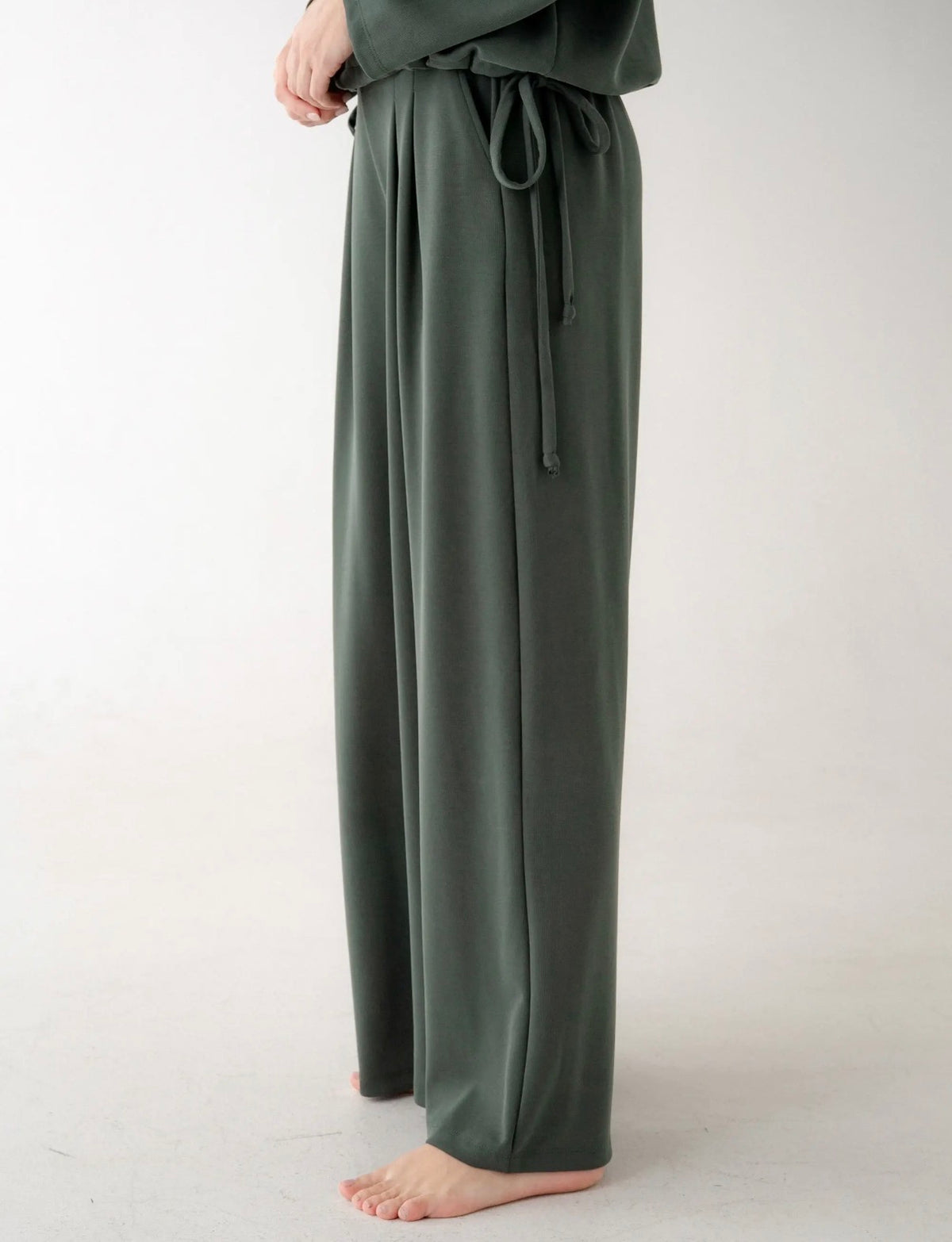 Pleated Wide Leg Sweatpants
