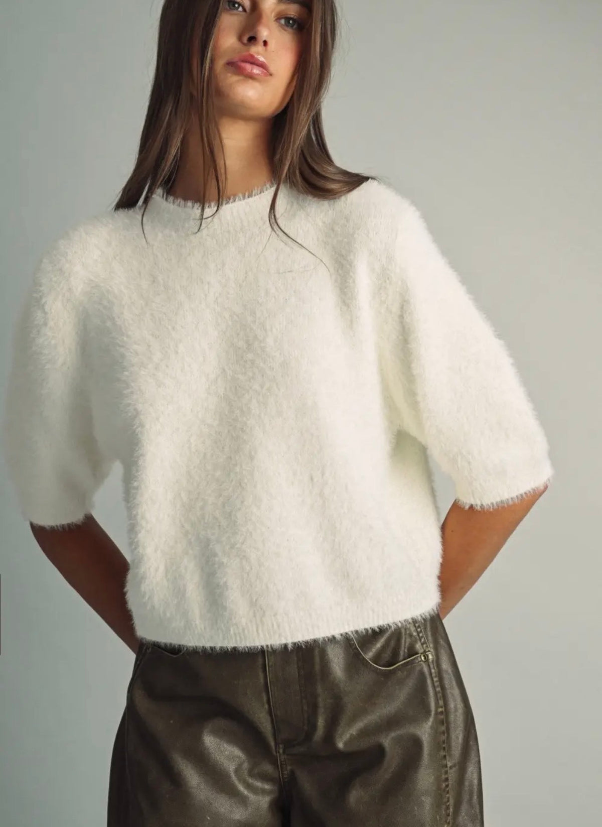 Fluffy cropped faux-fur sweater with round neck (Three colors!)