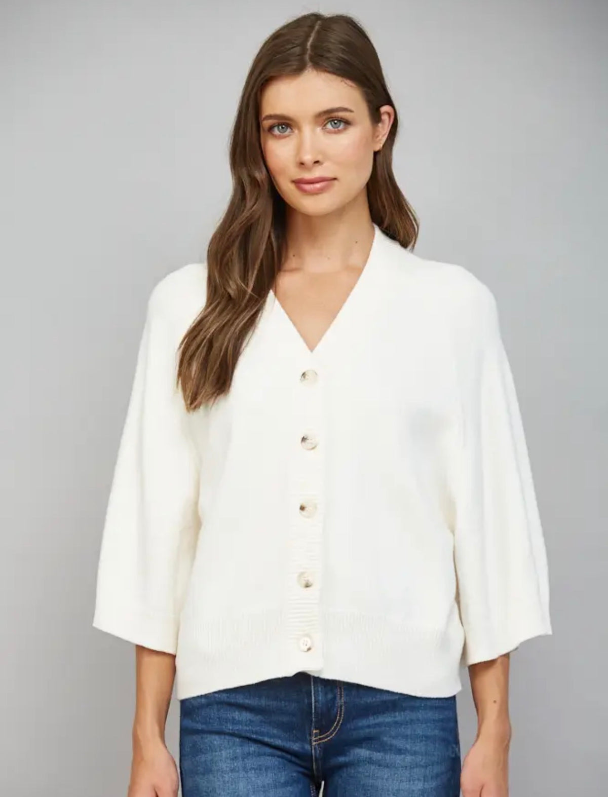 V-neckline button down 3/4 sleeve cardigan