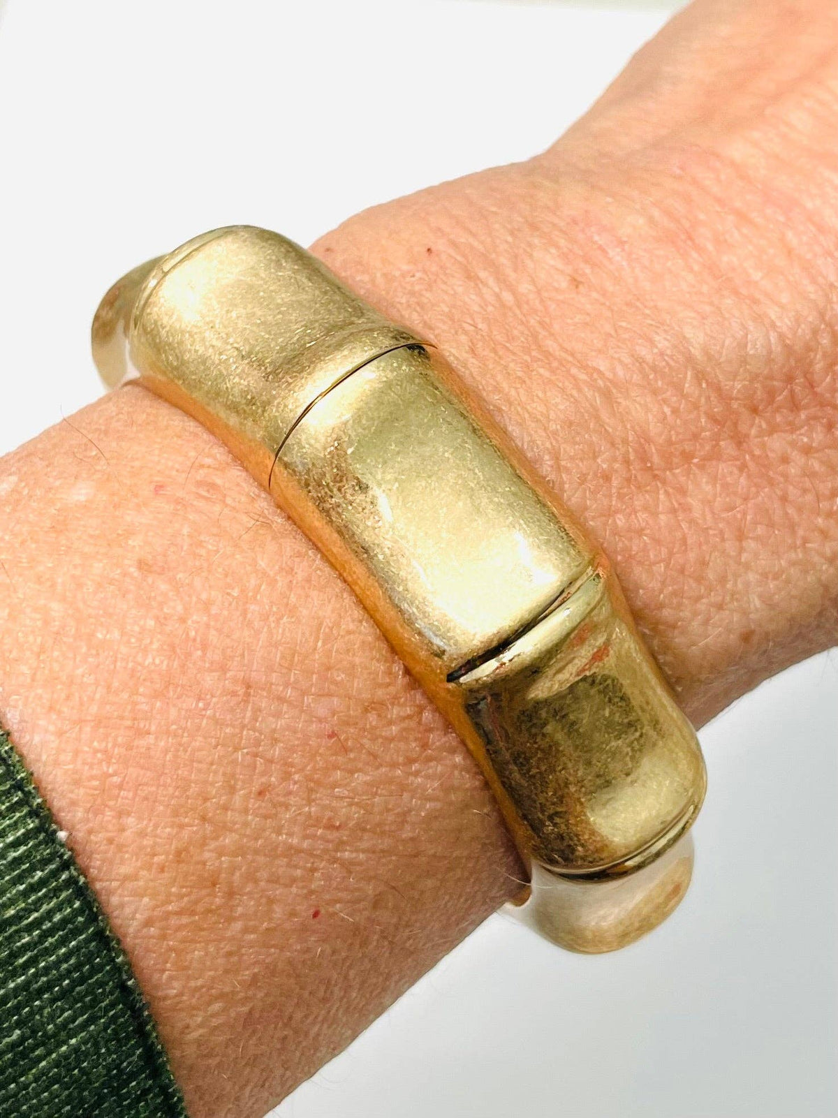 Hinged Bamboo Cuff (vintage gold)