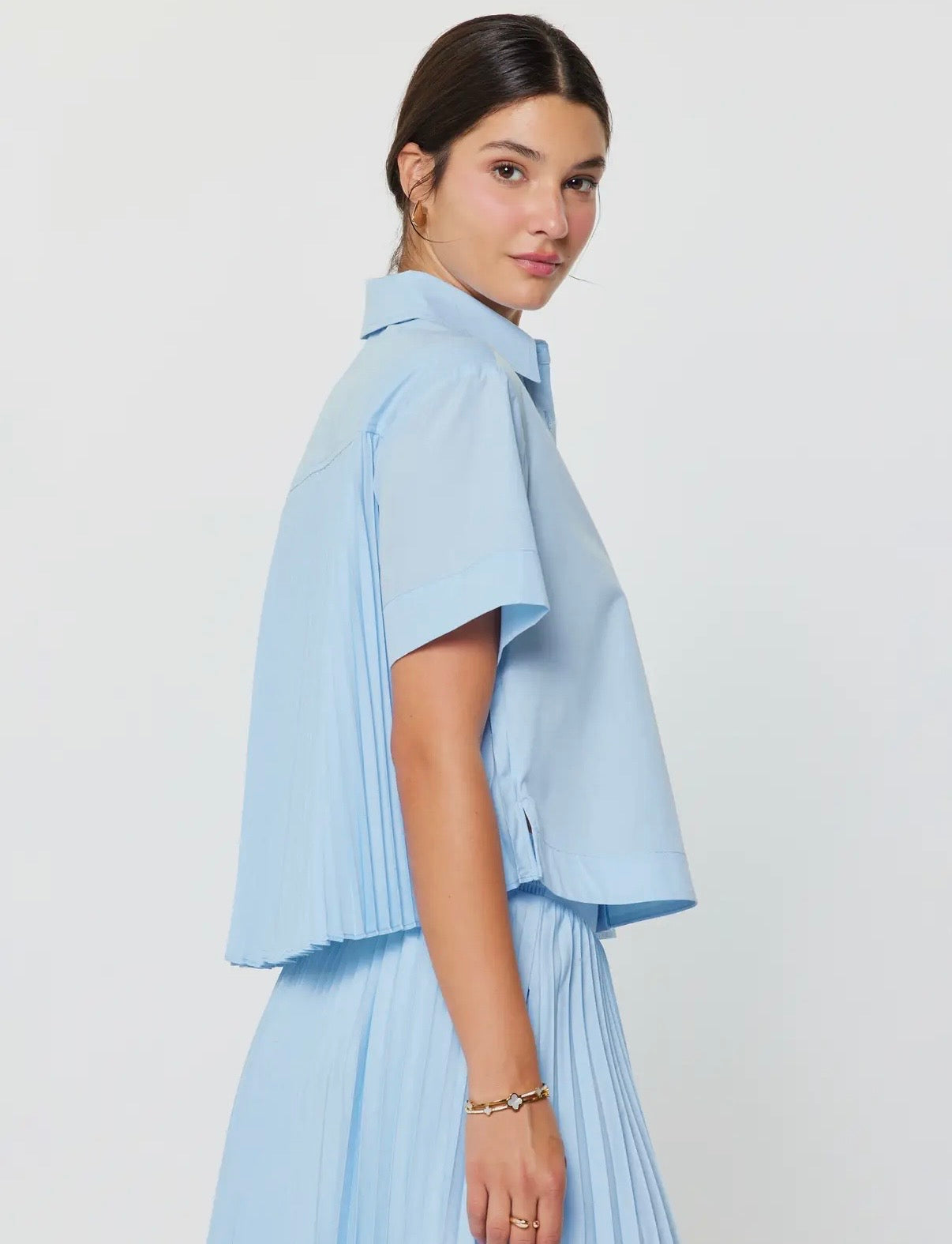 Cropped Pleated Back Collared Shirt