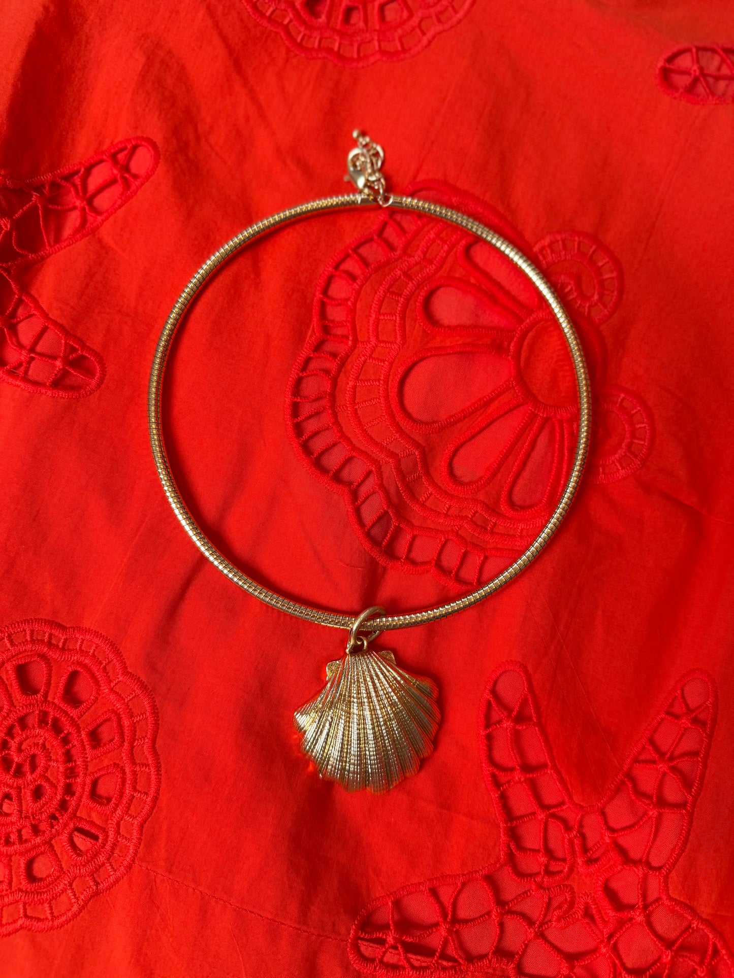 Shell Pendant Choker