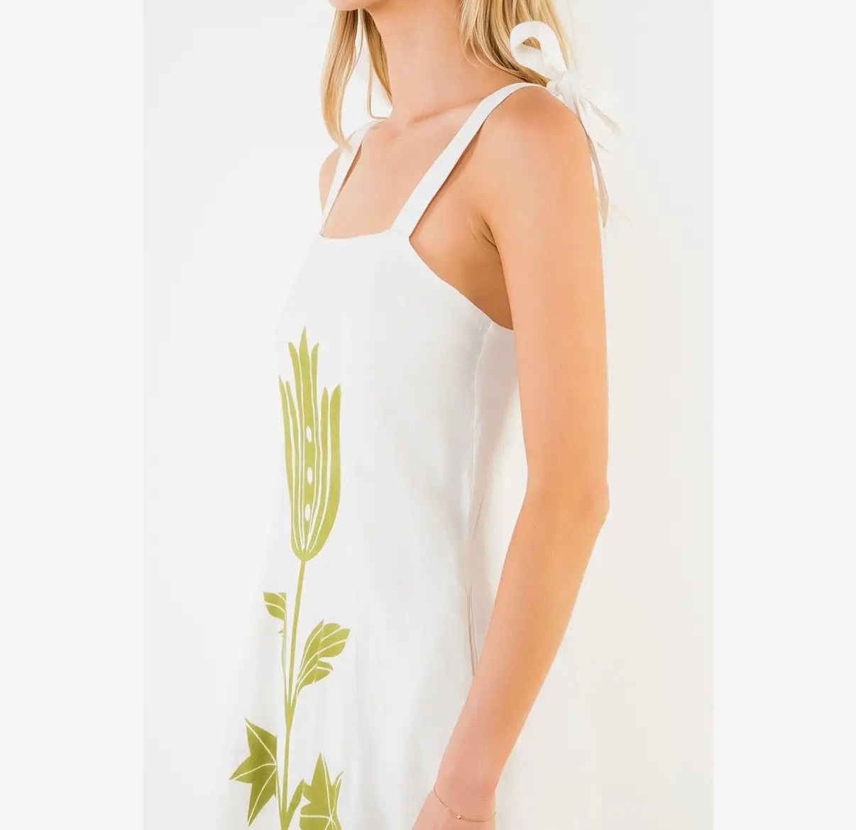 Tie Strap Square Neck Print
Midi Dress