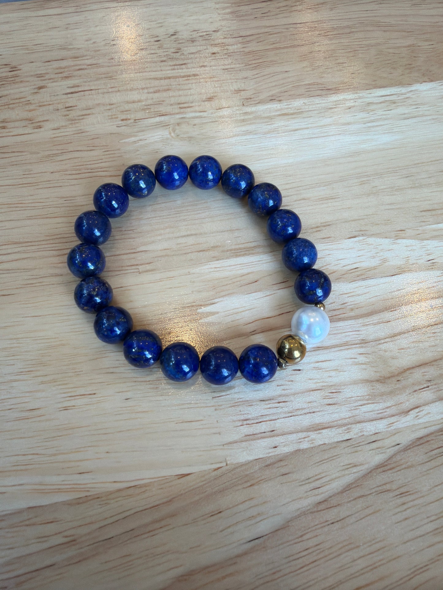 Gemstone bracelet with pearl