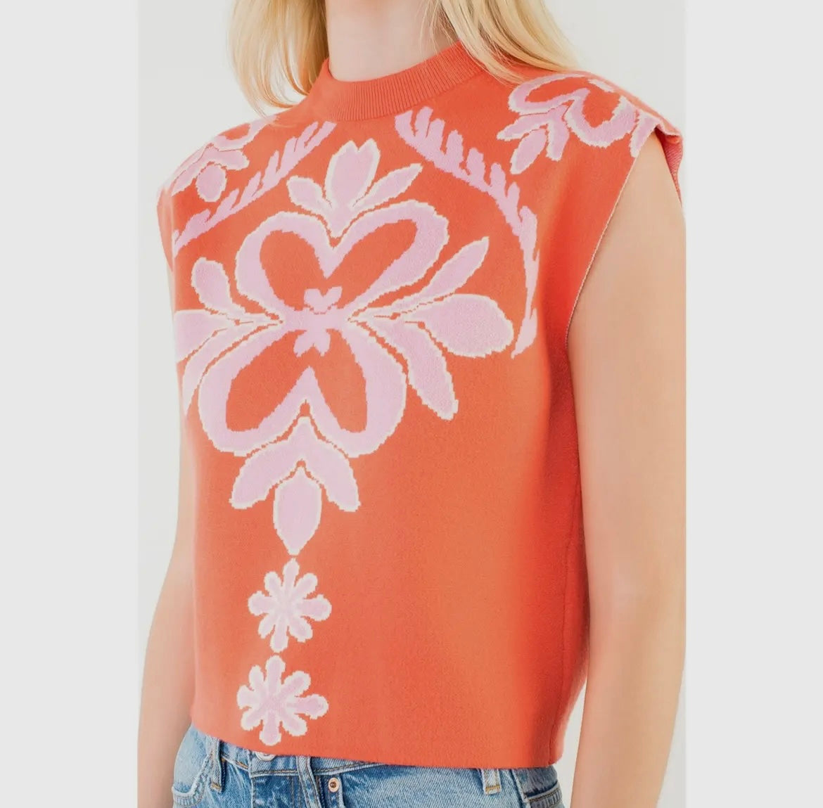 Sleeveless patterned knit top