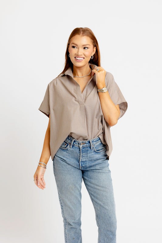 Stripe V-neck collar signature top