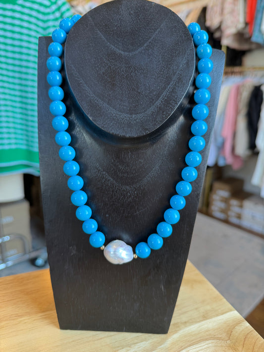Gemstone bead necklace with freshwater pearl