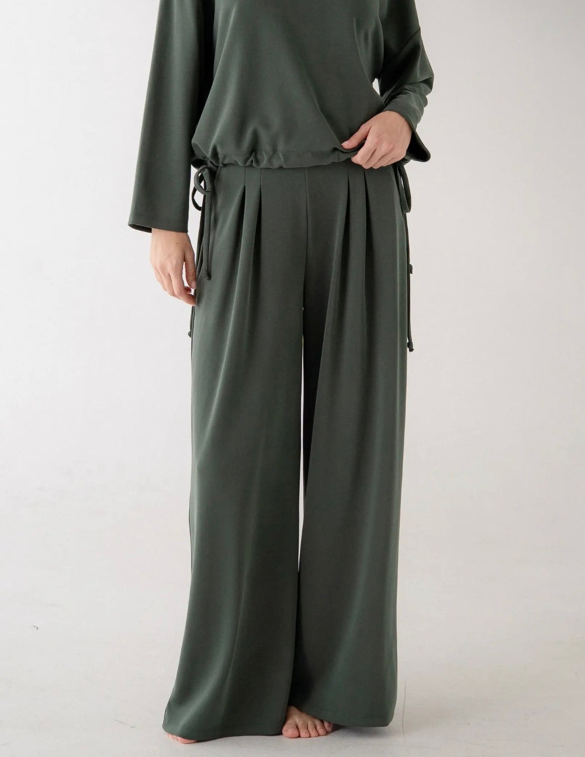 Pleated Wide Leg Sweatpants