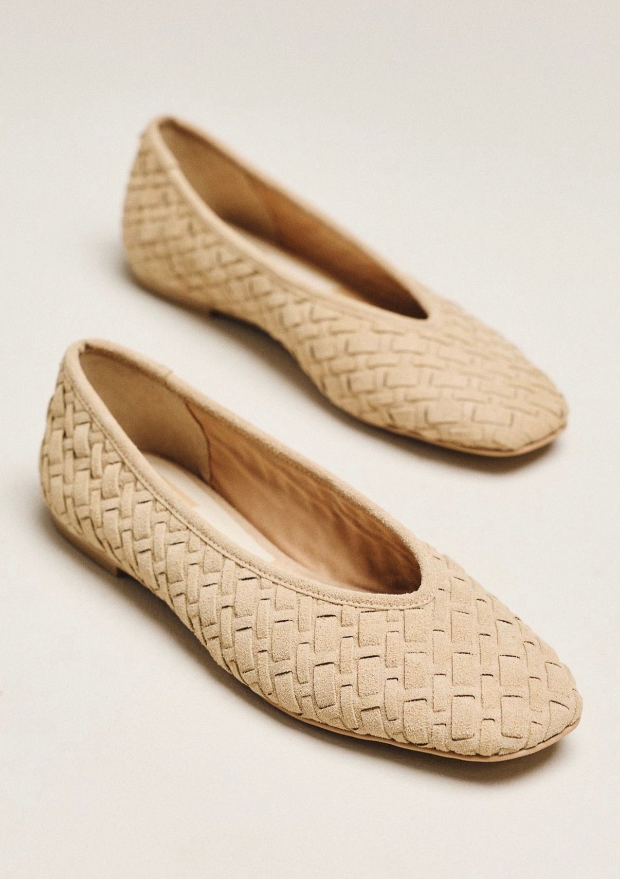 MEGIN
SESAME WOVEN SUEDE