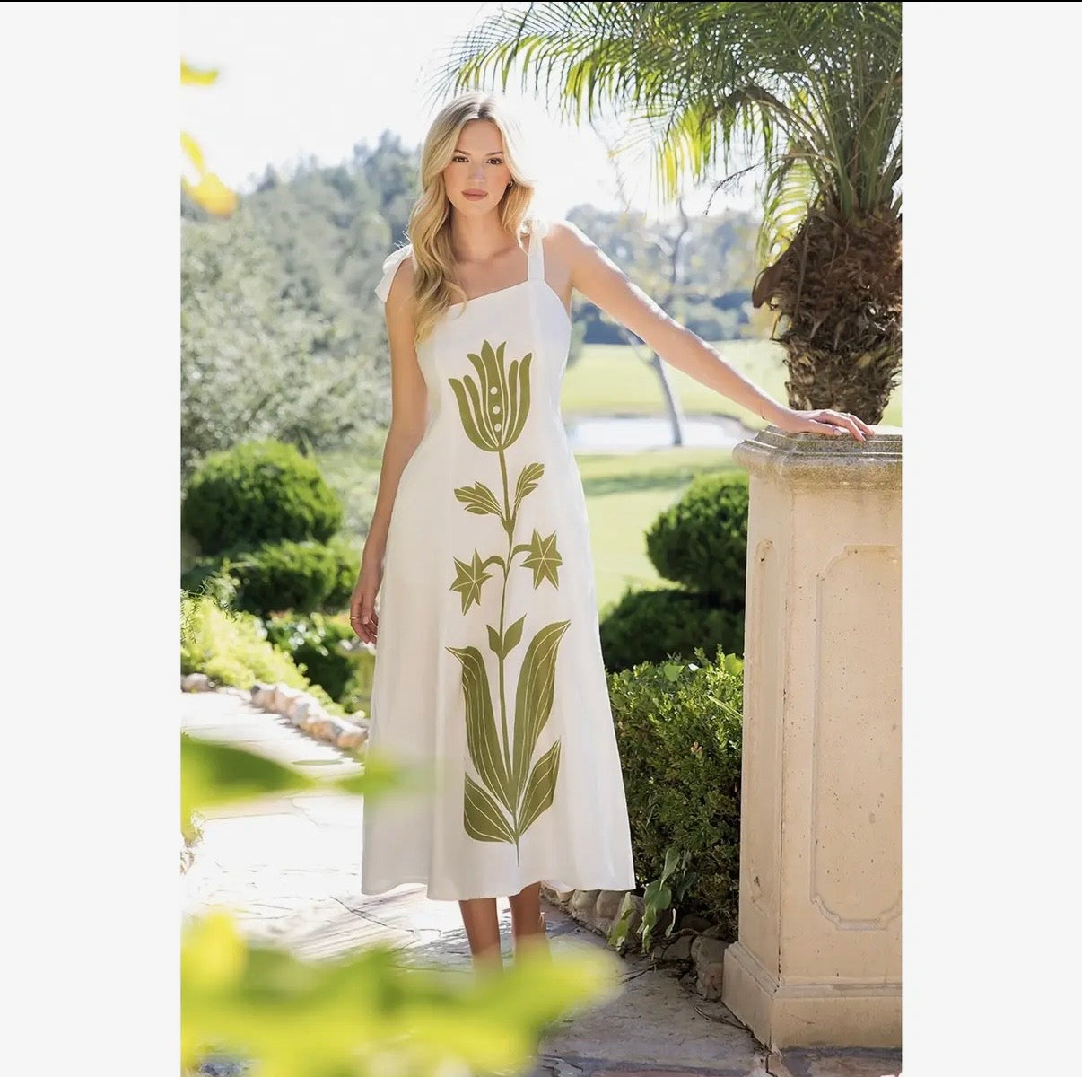 Tie Strap Square Neck Print
Midi Dress