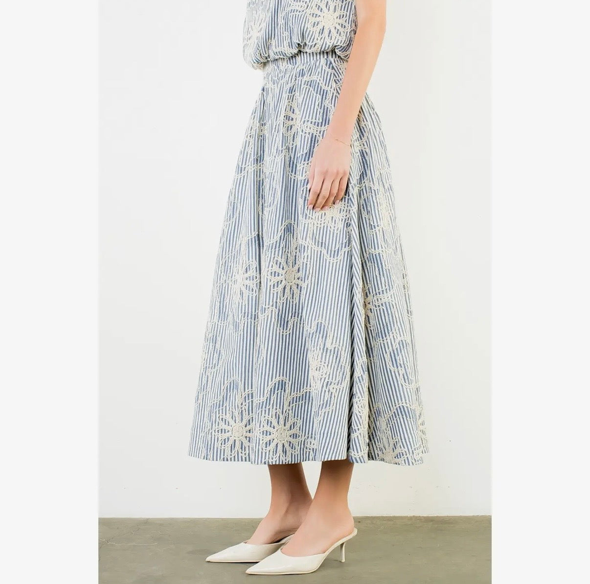 Floral textured midi skirt