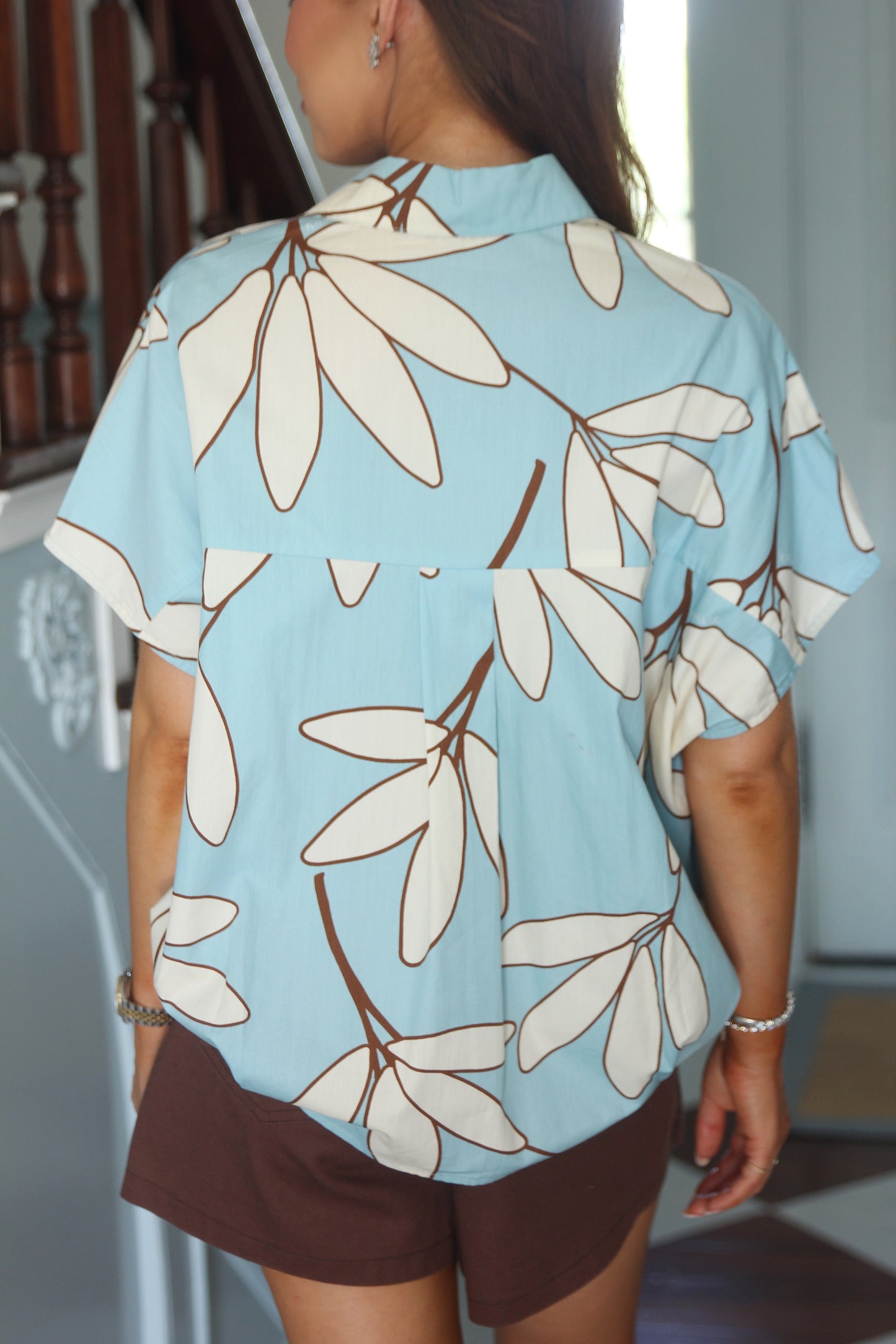 Palm Leaf Signature v neck top