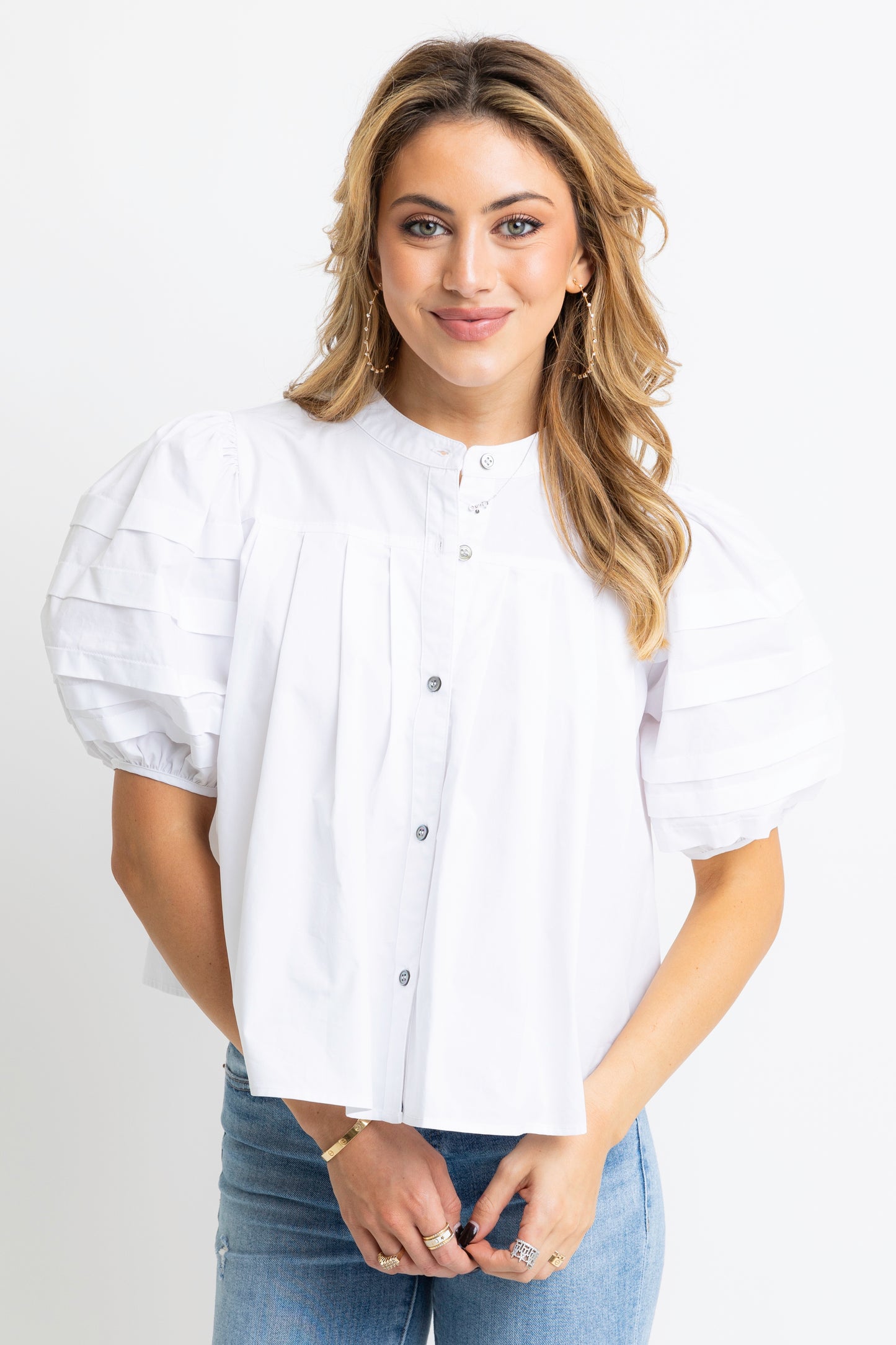 Solid poplin pleated sleeve top