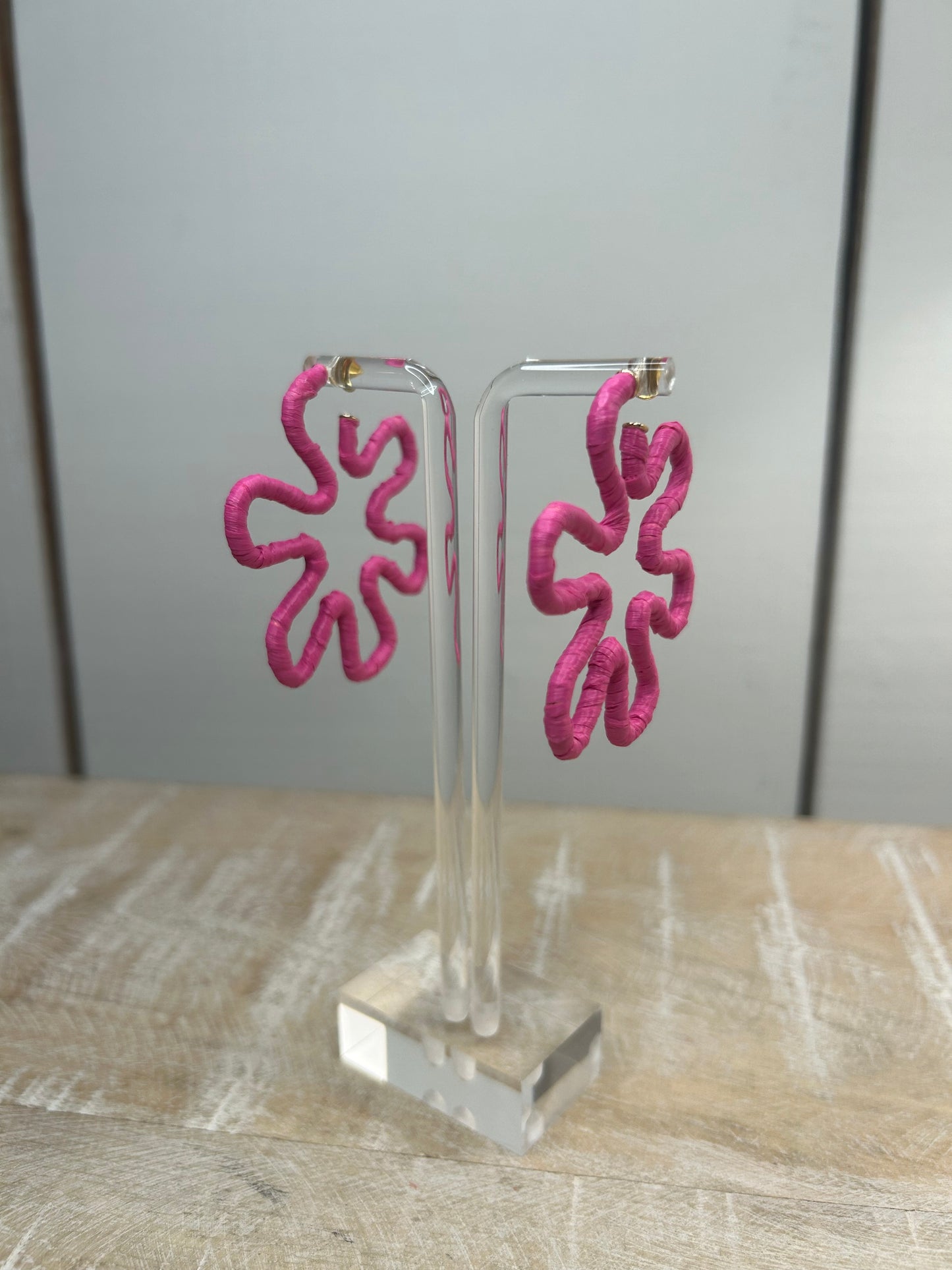 Flower hoop earrings in pink