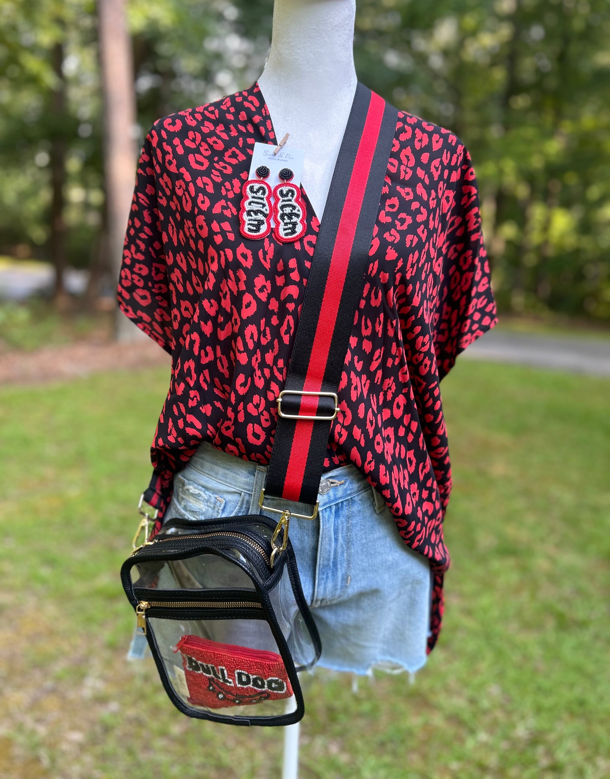 Gameday v-neck top in black and red leopard print