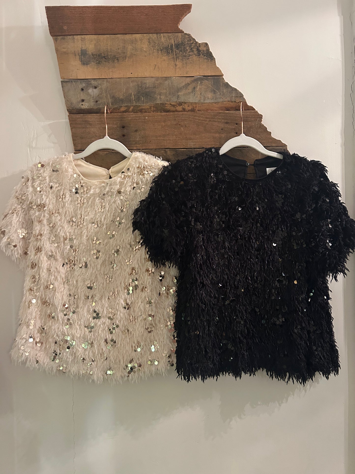 Short sleeve fluffy sequin top