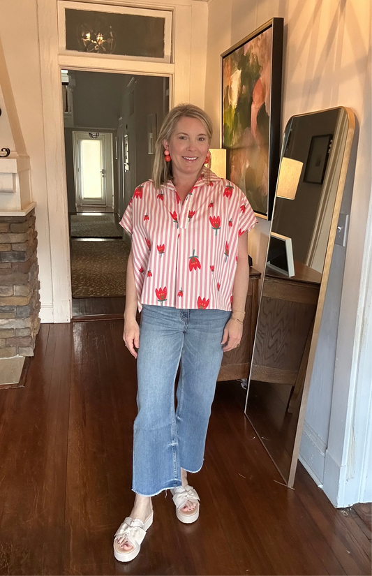 V-neck striped top in pink and red with flower print all over, by Karlie