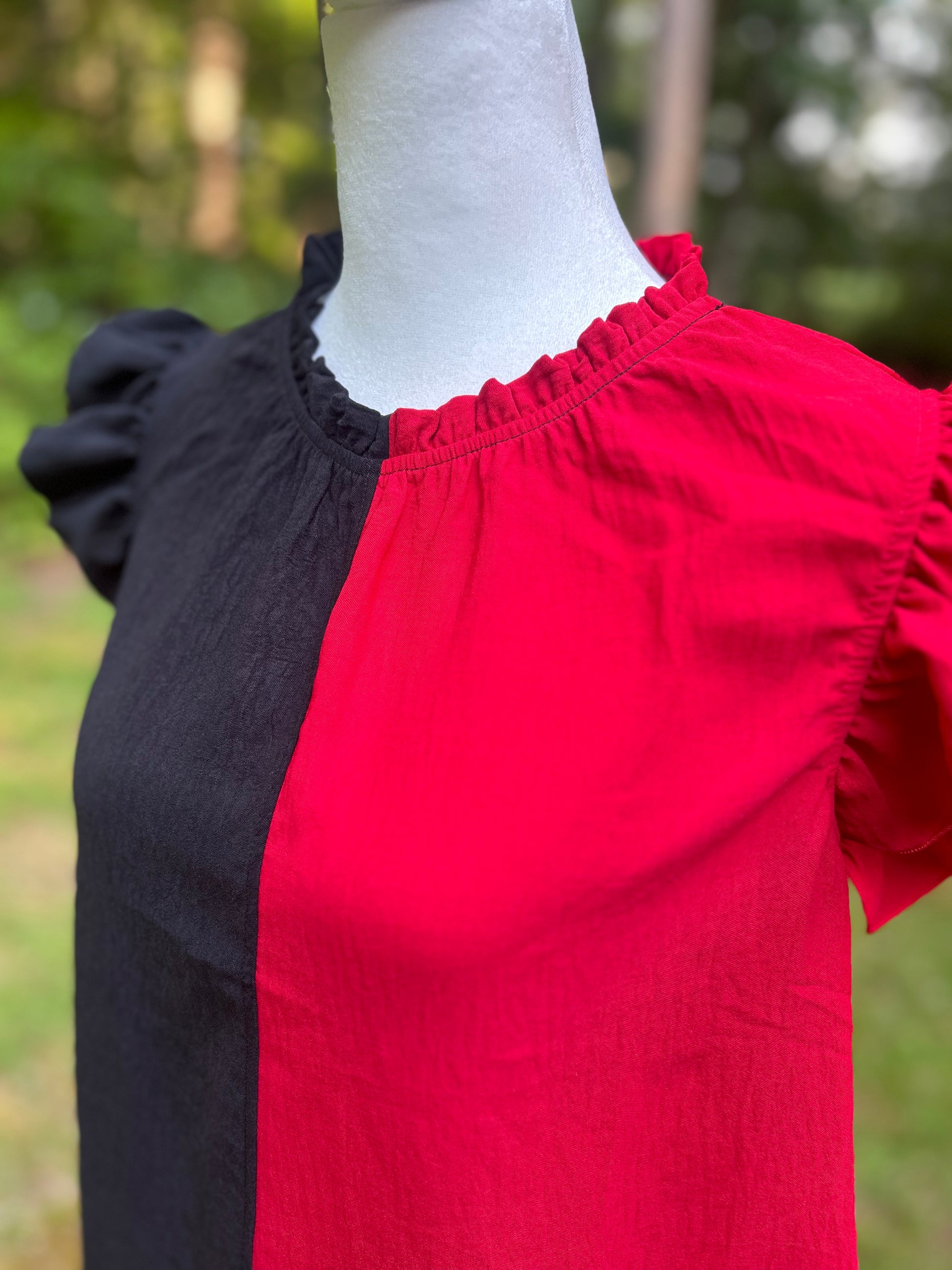 Colorblock top in red and black