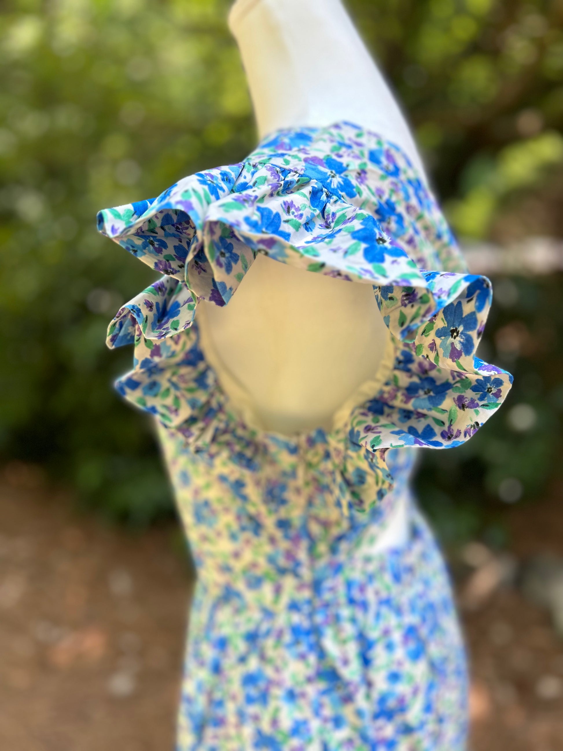 Ruffled detail on the shoulder. 