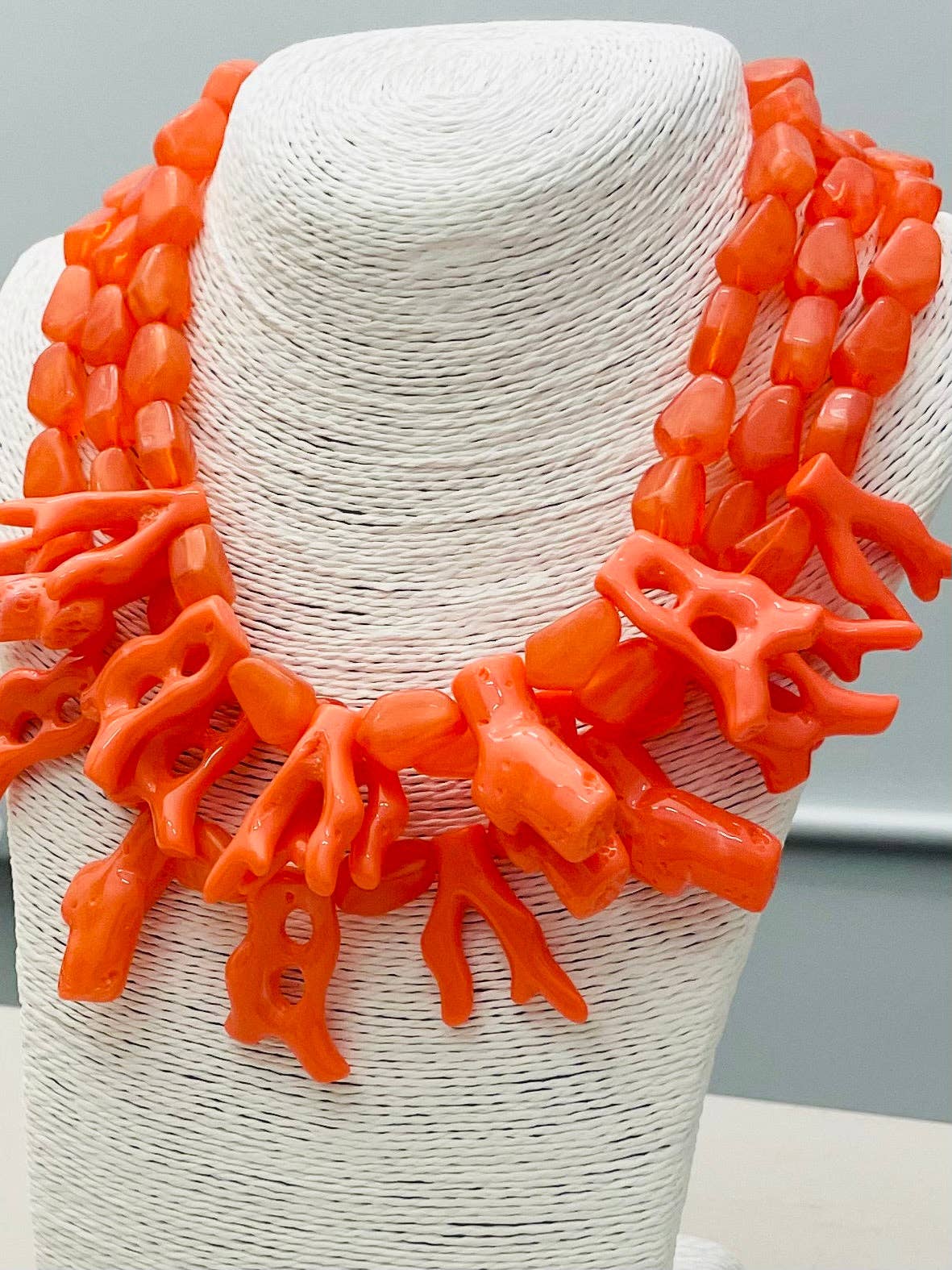 CHIC - Coral Statement Necklace (marbled coral)