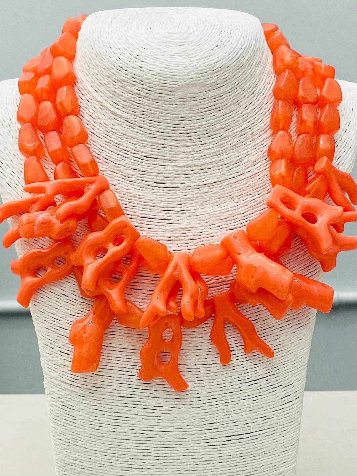CHIC - Coral Statement Necklace (marbled coral)